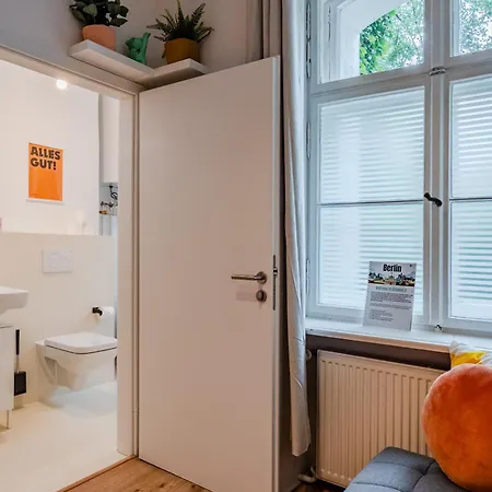 아파트 Vibrant Micro-apartment - Cozy, & Self Checkin 베를린